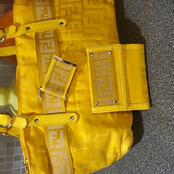 Fendi Monogram Limited Edition Wallet - Picture 15 of 16